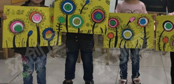 幼儿园圆形大花作品展示环创图片