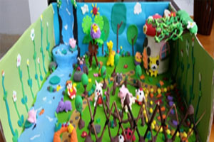 幼儿园主题黏土手工故事盒子作品展示环创图片4张