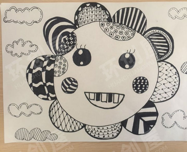 幼儿园黑白线描画作品展示环创图片