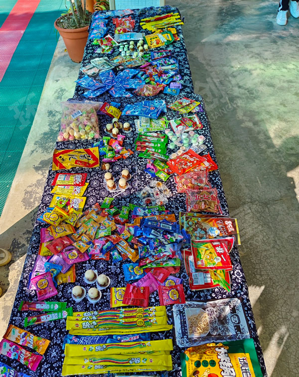 幼儿园回忆童年经典旧物户外展示环创图片