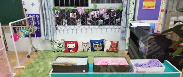 幼儿园阅读区废物利用绿色小清新环创图片