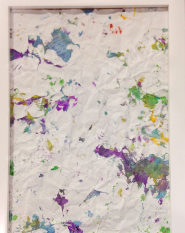 幼儿园美工区揉团褶皱水粉颜料味儿图片