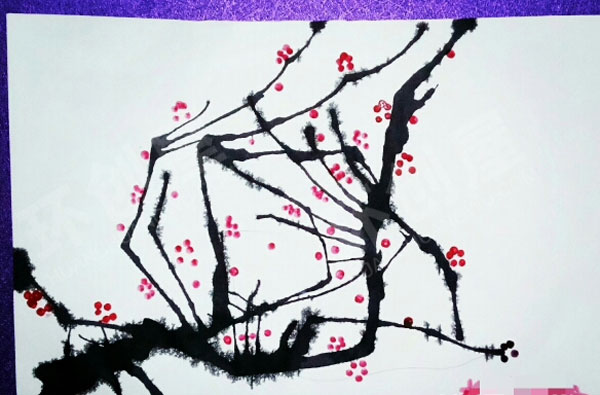 幼儿园美工区中国风吹画梅花图片