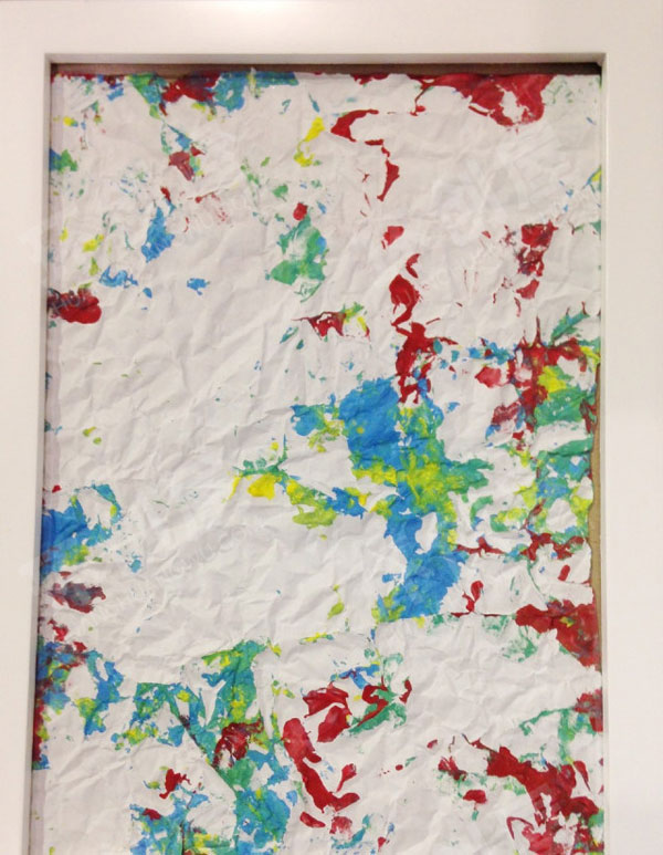 幼儿园美工区揉团褶皱水粉颜料味儿图片