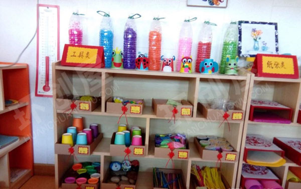 幼儿园美工区废物利用物品分类图片