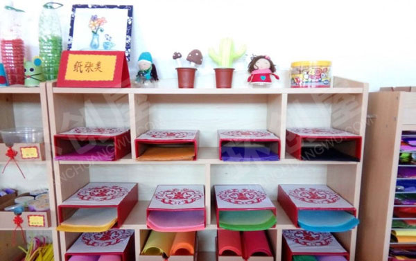 幼儿园美工区废物利用物品分类图片