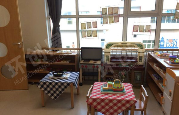 幼儿园角色游戏伦敦桥装饰环创图片