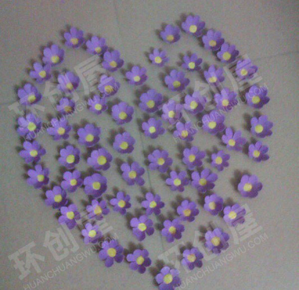 幼儿园墙面布置鸡蛋托紫花花瓶环创图片