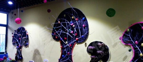 幼儿园彩色藤条球树枝加鸟窝墙面布置环创图片