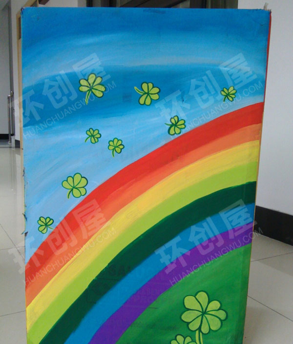 幼儿园走廊环创纸箱春天绘画图片