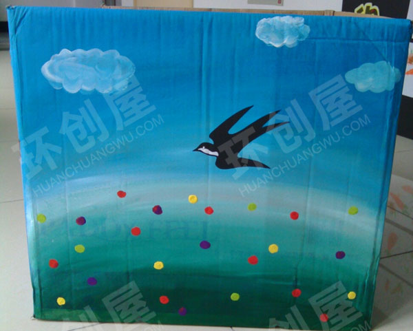 幼儿园走廊环创纸箱春天绘画图片