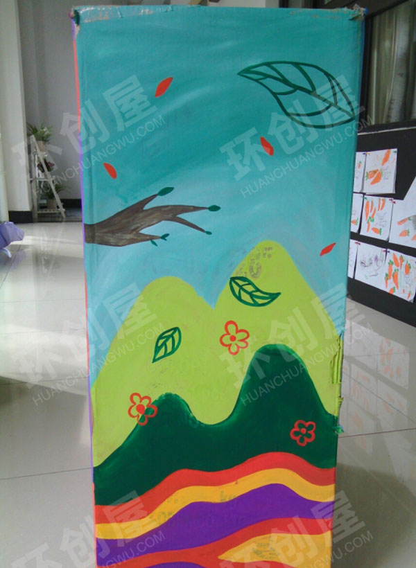 幼儿园走廊环创纸箱春天绘画图片