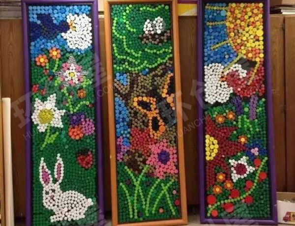 幼儿园走廊环创小瓶盖大变身图片