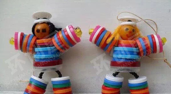 幼儿园走廊环创瓶盖废物利用图片