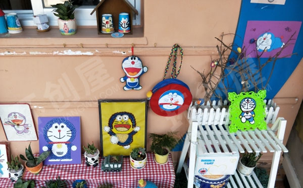 幼儿园走廊参观图片哆啦梦主题环创图片