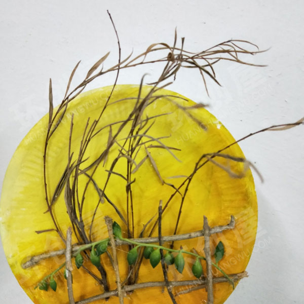 幼儿园废物利用环保枯枝遇见四季作品展示图片