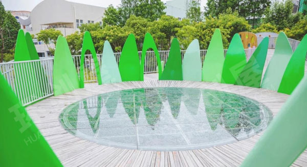 幼儿园户外环创以圆作为设计大型图片