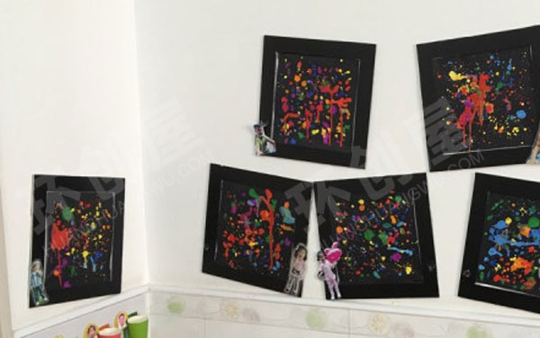 幼儿园美工区水粉颜料海底世界切水果环创图片