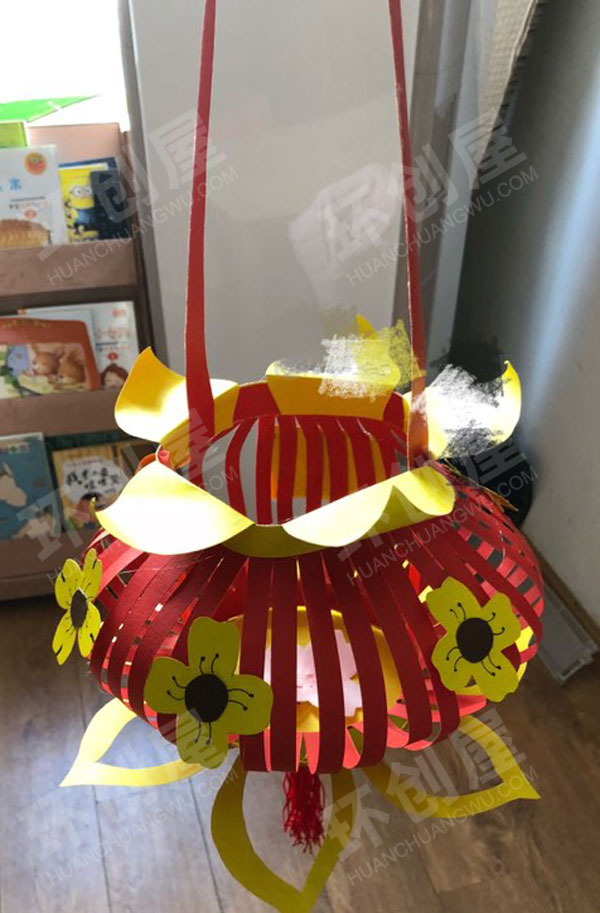 幼儿园美工区手工灯笼环创图片