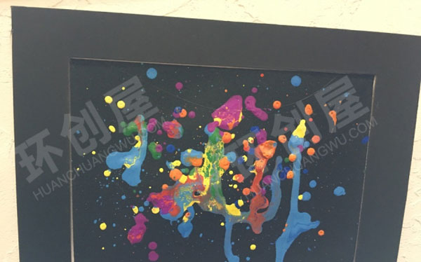 幼儿园美工区水粉颜料海底世界切水果环创图片