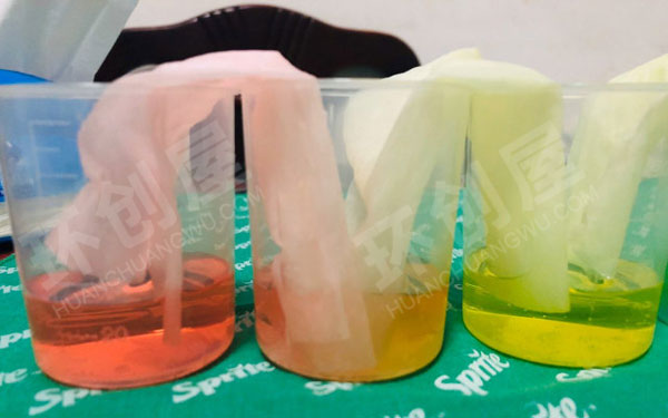 幼儿园科学区科学小课堂色彩接力环创图片