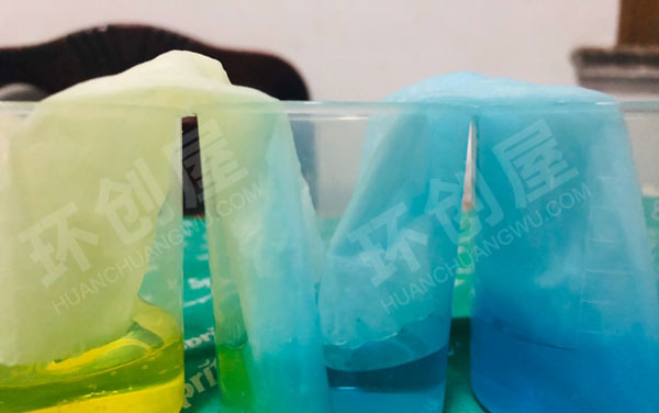 幼儿园科学区科学小课堂色彩接力环创图片