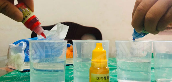 幼儿园科学区科学小课堂色彩接力环创图片