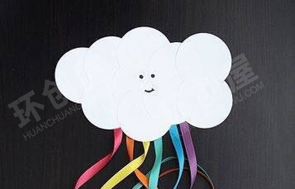 幼儿园小手动起来手工彩色云朵吊饰环创图片