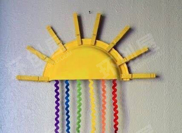 幼儿园小手动起来手工彩色云朵吊饰环创图片