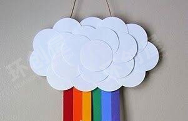 幼儿园小手动起来手工彩色云朵吊饰环创图片