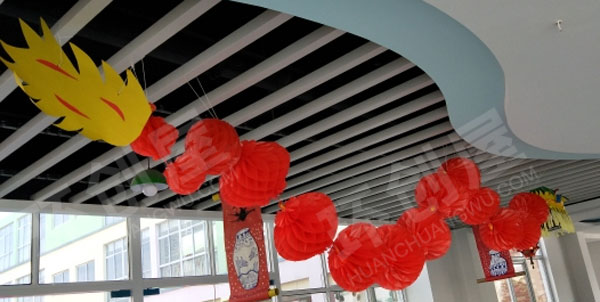 幼儿园浓浓新年中国风挂饰环创图片