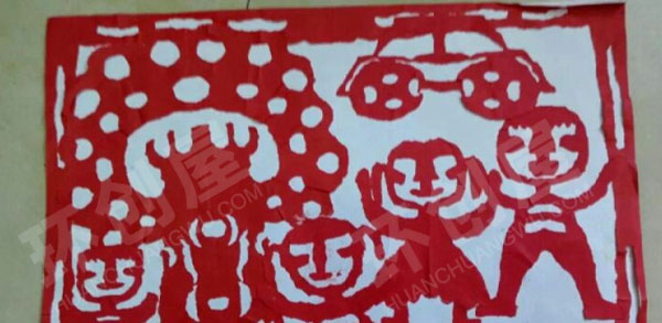 幼儿园撕纸蜡光纸门窗剪纸环创图片
