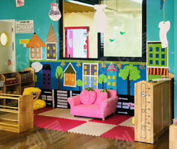 幼儿园建构区背景墙彩色城堡环创图片
