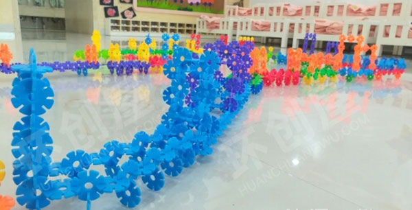 幼儿园雪花片泉州湾大桥建构区搭建环创图片