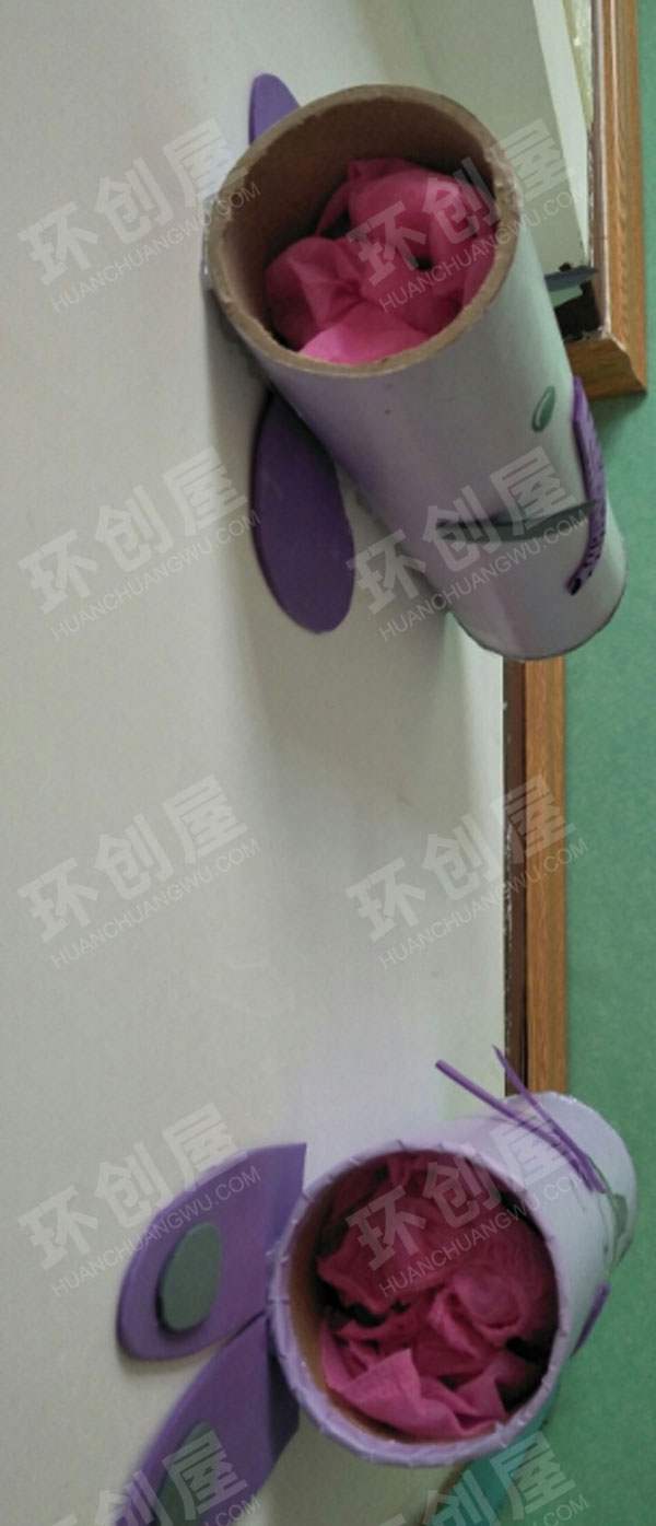 幼儿园阅读区鞋套纸筒墙面环创图片