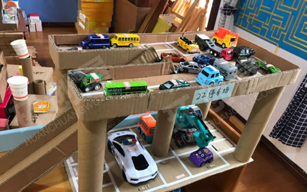 幼儿园益智区废物利用自制各种有趣玩具环创图片