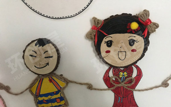 幼儿园走廊墙面环创原木片棉麻线绳小人图片