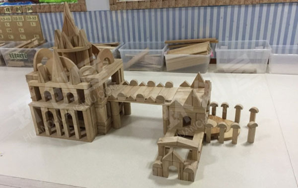 幼儿园建构区大木块积木搭建古建筑环创图片