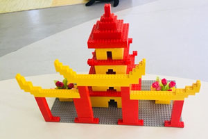 幼儿园建构区乐高老房子环创图片9张
