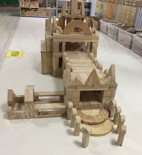幼儿园建构区大木块积木搭建古建筑环创图片