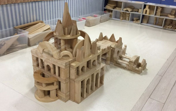 幼儿园建构区大木块积木搭建古建筑环创图片