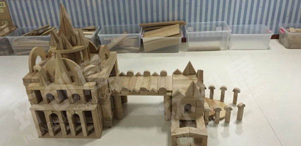 幼儿园建构区大木块积木搭建古建筑环创图片