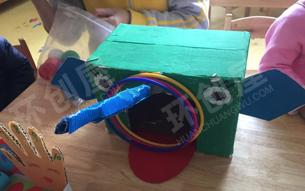幼儿园益智区废物利用自制超有趣玩教具环创图片