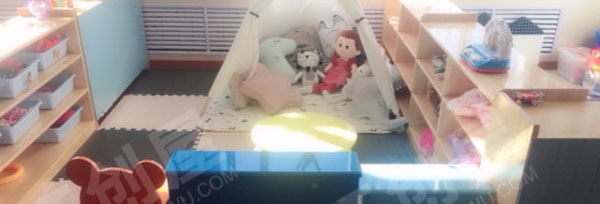 幼儿园阅读区小玩偶读书环创图片