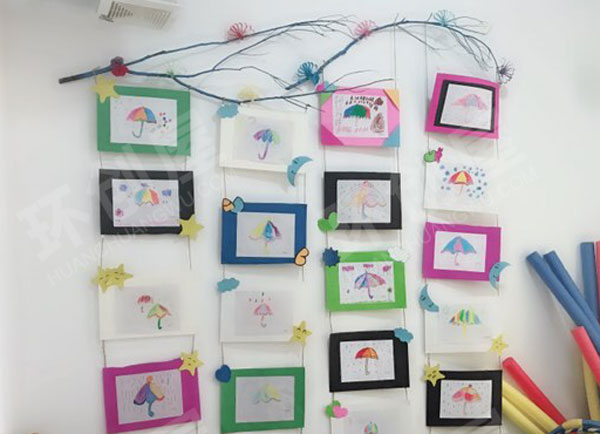 幼儿园森林系的树枝涂上丙烯美术作品展示画图片