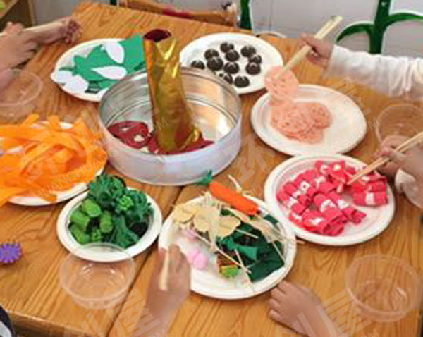 幼儿园角色游戏火锅店环创图片