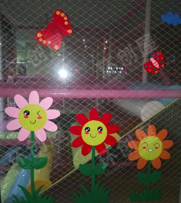 幼儿园正厅玻璃门卡通动物环创图片