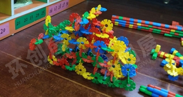 幼儿园建构区各种建构材料搭建环创图片