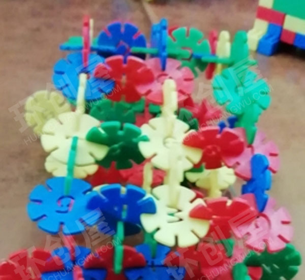 幼儿园建构区各种建构材料搭建环创图片