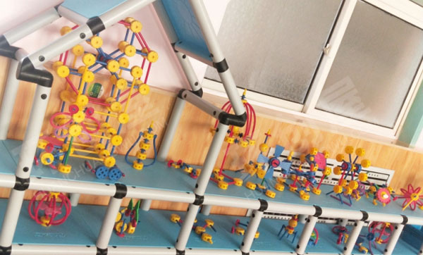 幼儿园建构区万能小工匠搭建环创图片